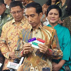  Asosiasi Gubernur Desak Kejelasan Kartu Sakti Jokowi 